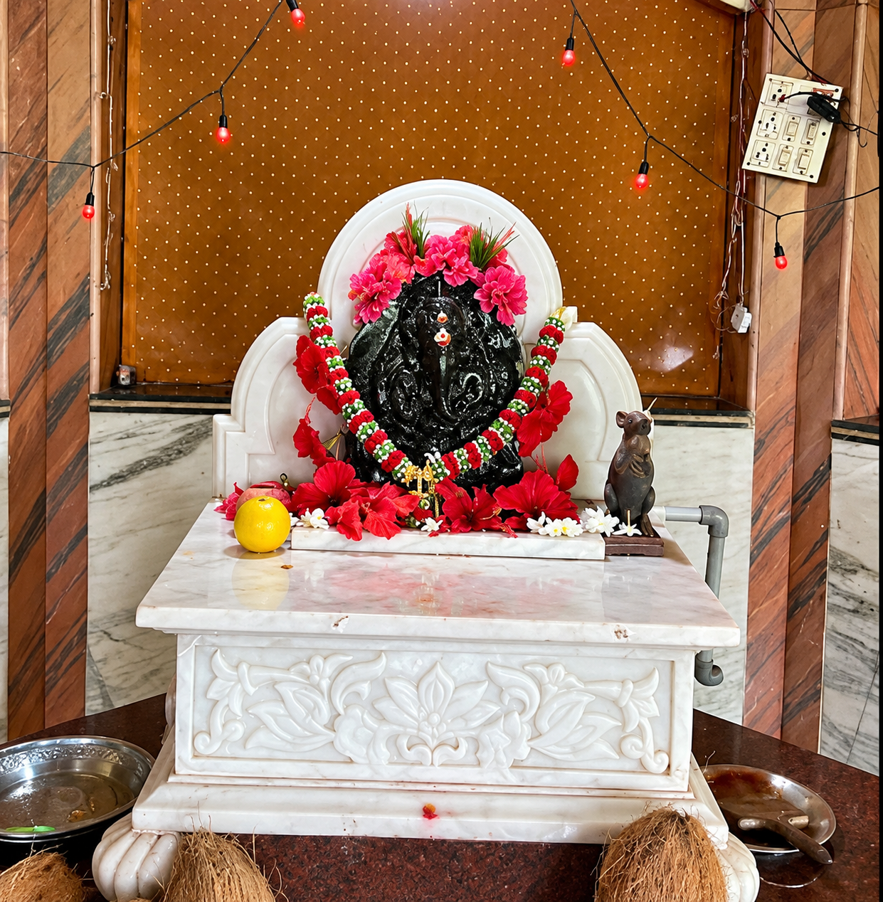 पोखरबाव श्री सिद्धिविनायक गणपती मंदिर, निसर्गाच्या सानिध्यात cover